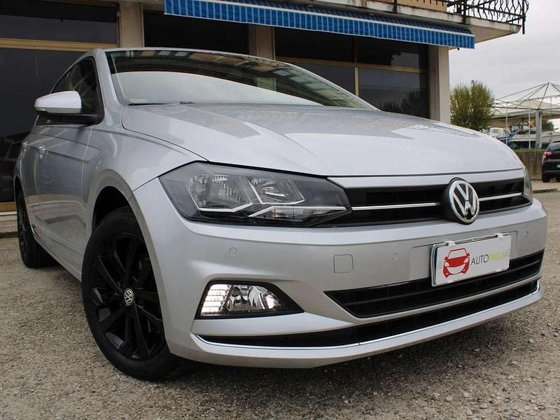 Grigio Usata 2020 VW Polo Highline Tre volumi | 17.400 € (Buon prezzo) - Immagine 1/4