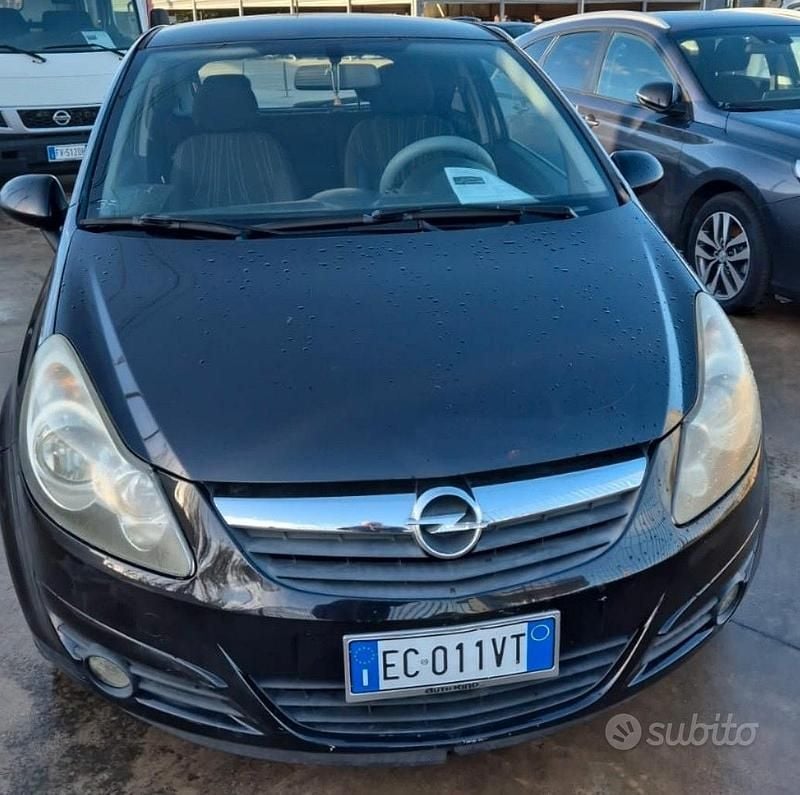 Usata Opel Corsa Edition 80 CV (58 kW) 2010 Nero Utilitaria
