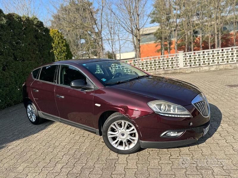 Usata Lancia Delta 119 CV (87 kW) 2010 Viola Utilitaria