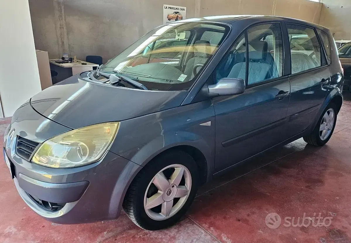 Usata Renault Scénic 102 CV (75 kW) 2008 Bluazzurro Monovolume