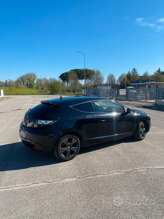 Usata Renault Mégane Coupé 110 CV (80 kW) 2011 Nero Coupé
