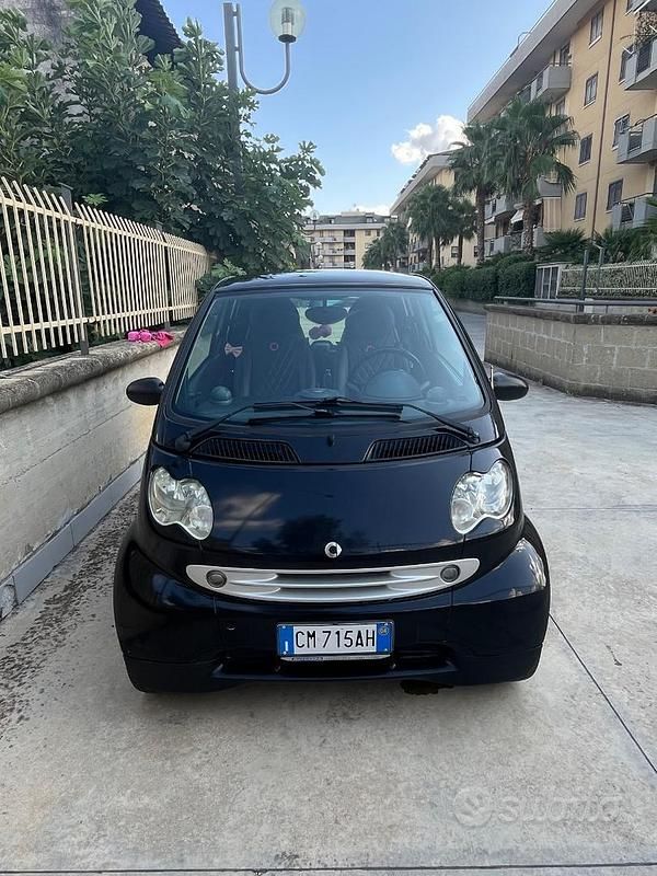 Usata 2004 Smart ForTwo Coupé Utilitaria | 4000 € (Cara) - Immagine 1/4