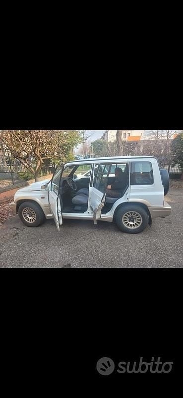 Second-hand Suzuki Vitara 75 CP (55 kW) 1998 Alb SUV