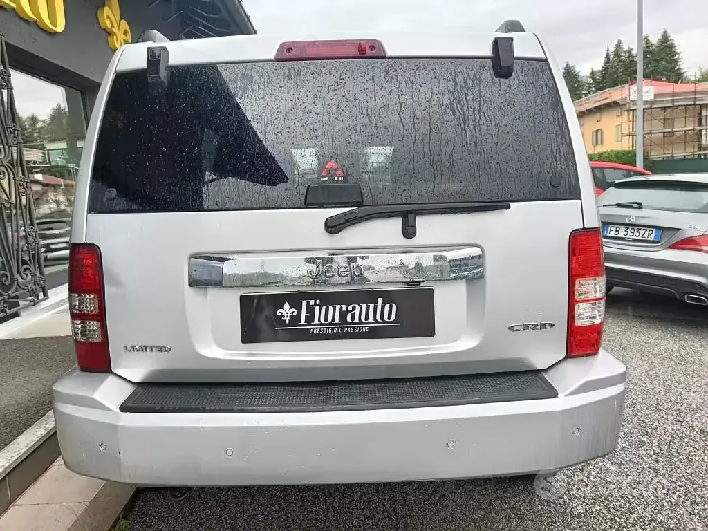 Second-hand Jeep Cherokee Limited 177 CP (130 kW) 2008 Gri SUV