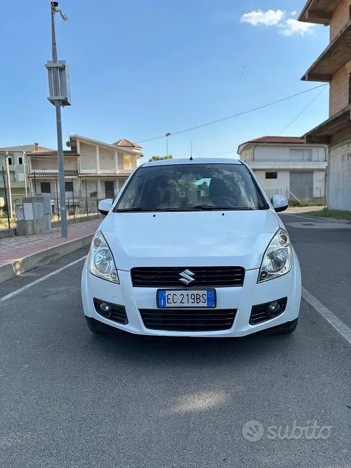 Usata Suzuki Splash 68 CV (50 kW) 2012 Bianco Utilitaria