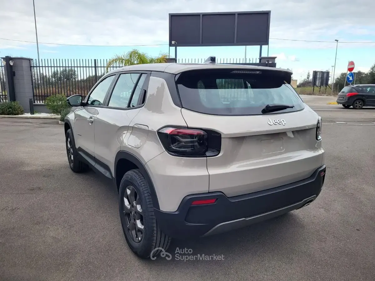 Usata Jeep Avenger Longitude 101 CV (74 kW) 2023 Beige pastello SUV