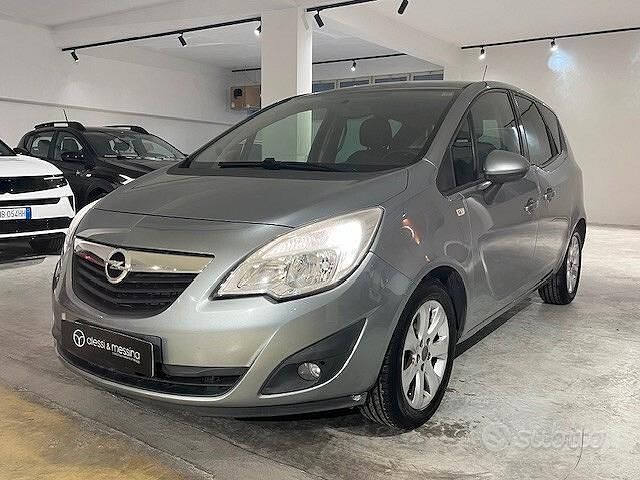 Usata Opel Meriva 95 CV (69 kW) 2012 Grigio Monovolume
