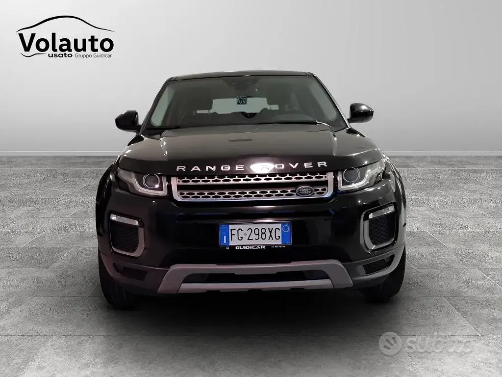 Käytetty Land Rover Range Rover evoque SE 150 HP (110 kW) 2017 Musta Katumaasturi