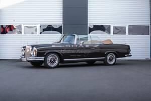 Usata Mercedes 280 SE 160 CV (117 kW) 1969 Marrone Cabrio