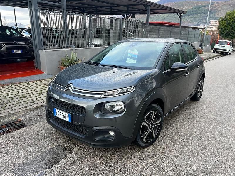 Grigio Usata 2017 Citroën C3 PureTech Tre volumi | 8499 € (Buon prezzo) - Immagine 1/4