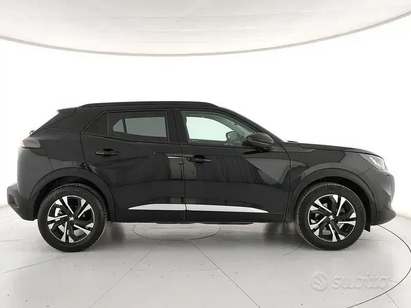 Brugt Peugeot 2008 Allure 110 HK (80 kW) 2022 Sort SUV