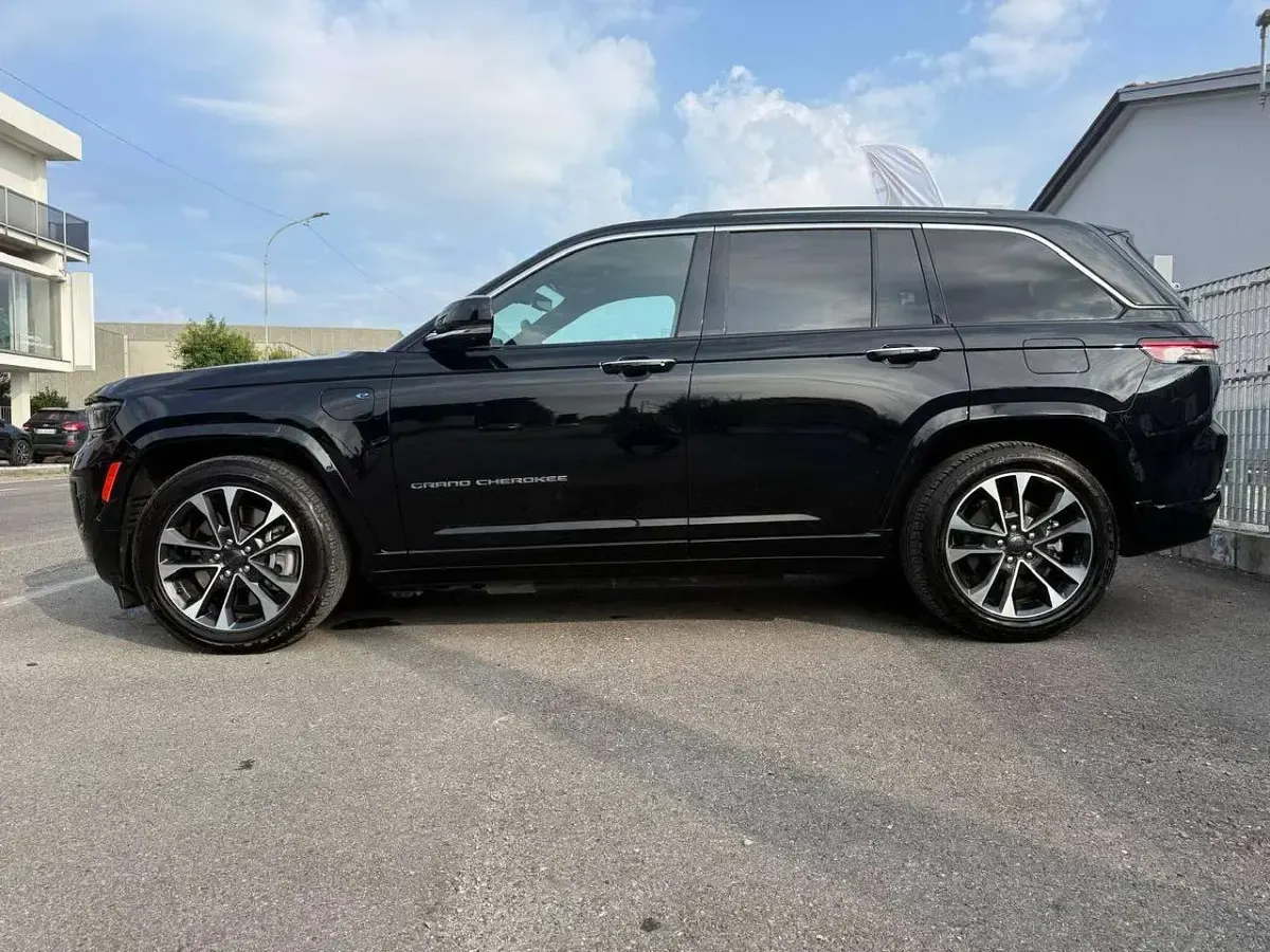 Usata Jeep Grand Cherokee Overland 272 CV (200 kW) 2024 Nero SUV