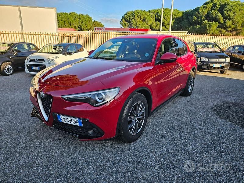 Rosso Usata 2017 Alfa Romeo Stelvio Business SUV | 15.900 € (Buon prezzo) - Immagine 1/4