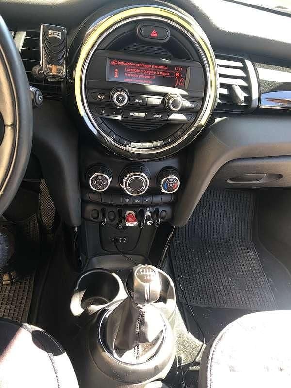 Begagnad Mini ONE 75 HK (55 kW) 2017 Grå Halvkombi