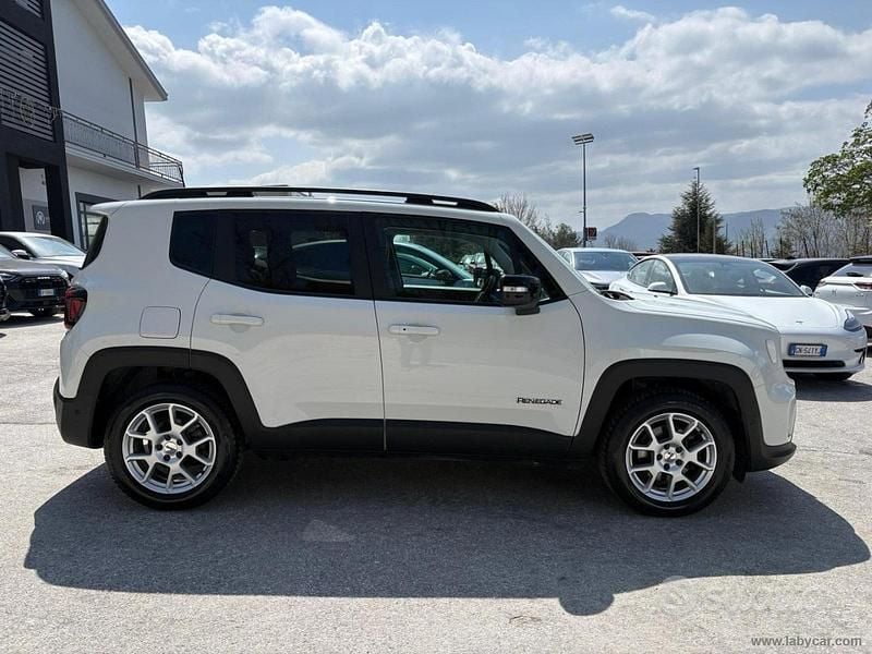 Begagnad Jeep Renegade Limited 131 HK (96 kW) 2024 Vit SUV