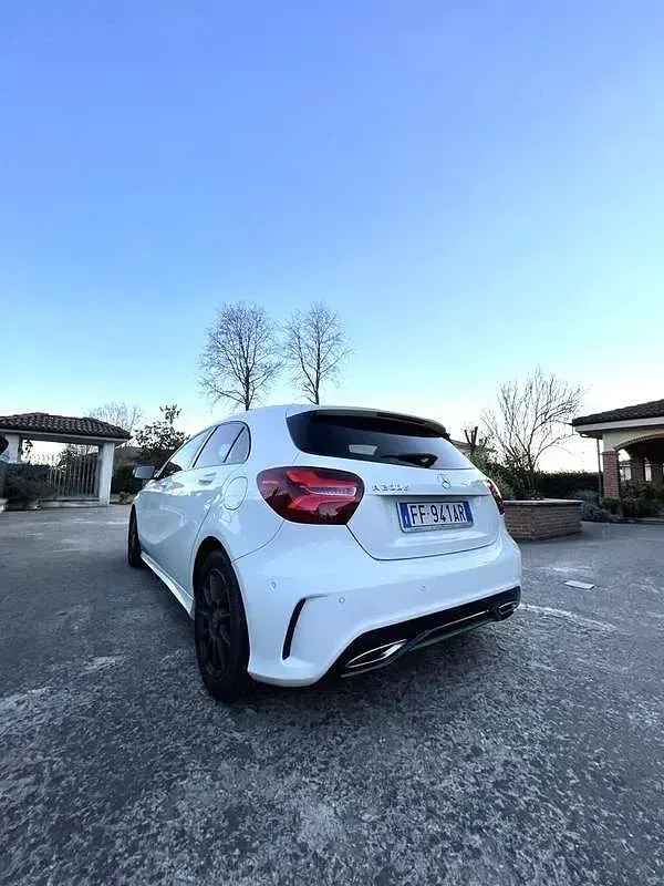 Usata Mercedes A200 Premium 136 CV (100 kW) 2016 Bianco Utilitaria