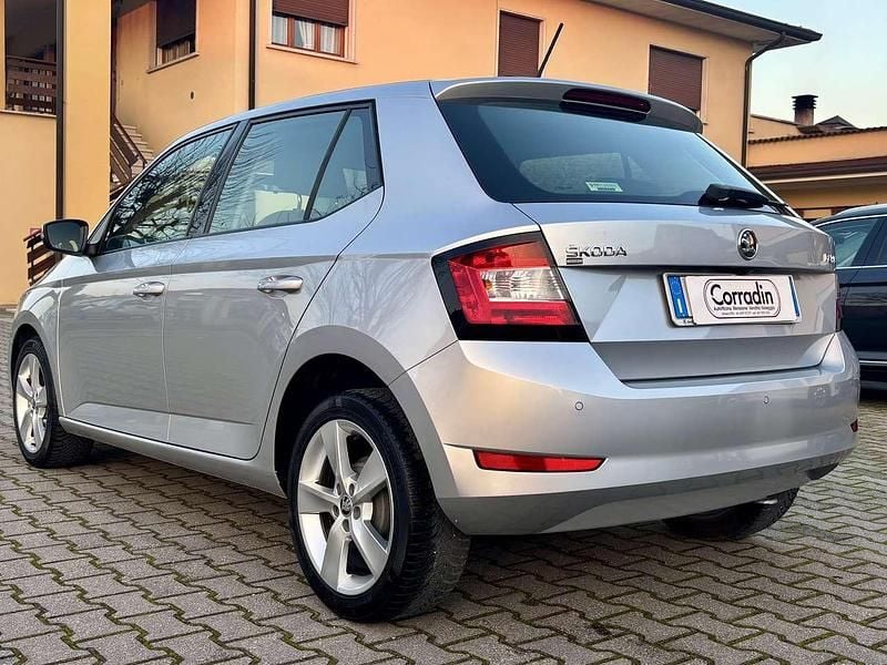Usata Skoda Fabia Design Edition 60 CV (44 kW) 2019 Argento metallizzato Berlina