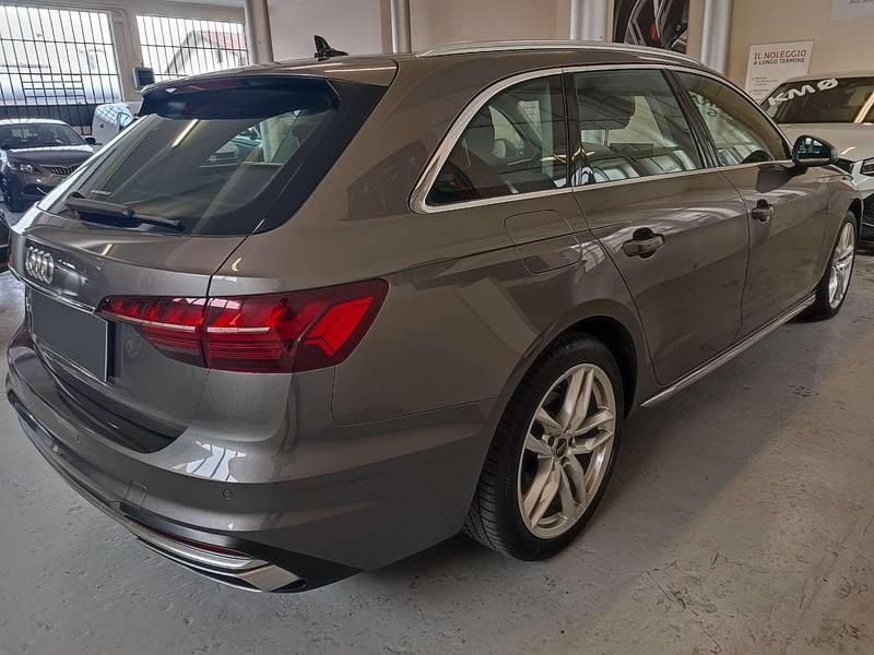 Usado Audi A4 Business 163 CV (119 kW) 2022 Gris Familiar