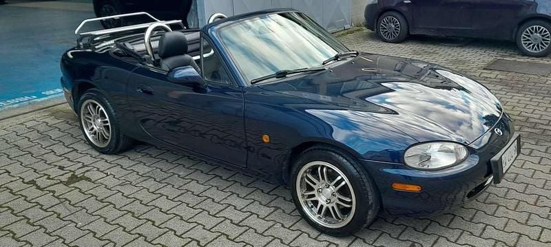Usata Mazda MX5 110 CV (80 kW) 1998 Grigio Cabrio