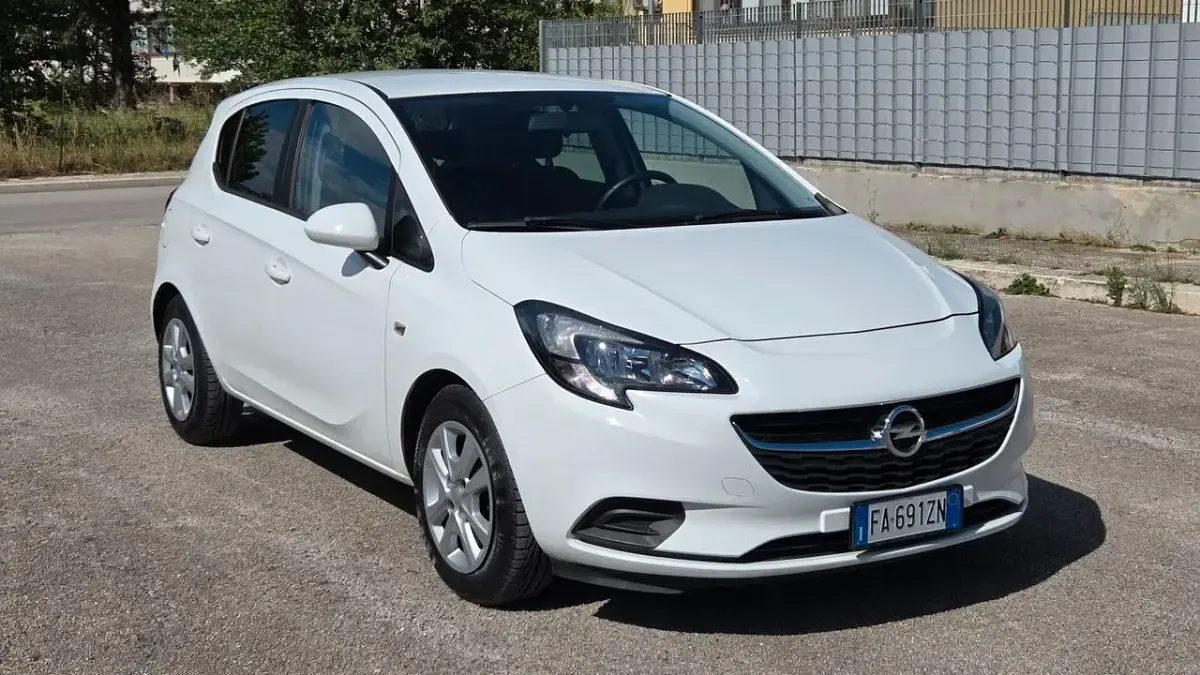 Usata Opel Corsa 75 CV (55 kW) 2015 Bianco Utilitaria