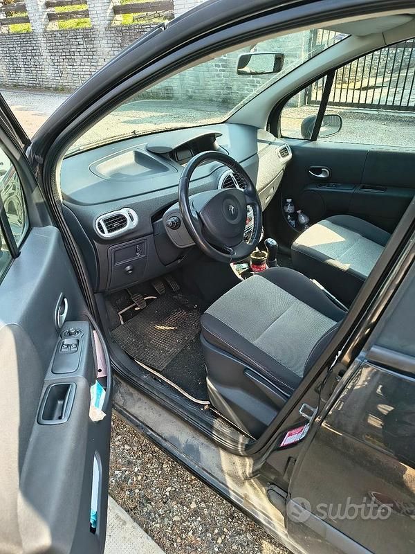 Usata Renault Modus 105 CV (77 kW) 2006 Nero Monovolume