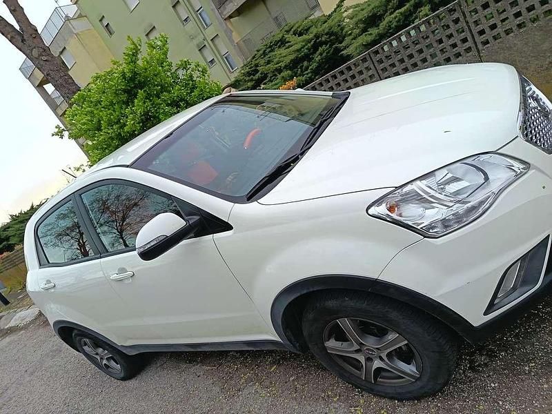 Usata Ssangyong (KGM) Korando 175 CV (128 kW) 2013 Bianco SUV