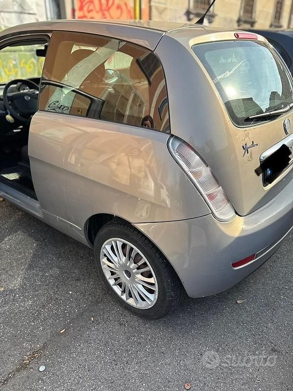 Usata Lancia Ypsilon 69 CV (50 kW) 2011 Utilitaria