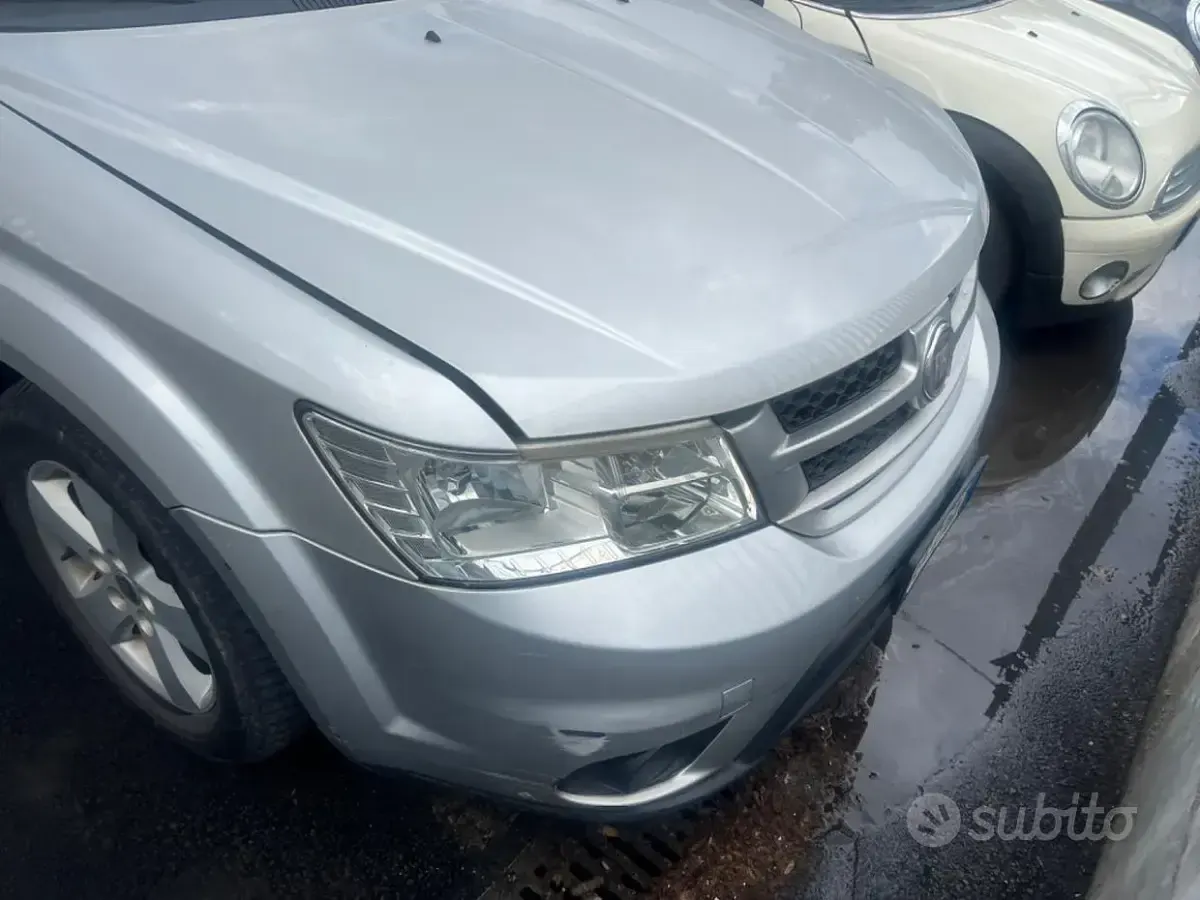 Usata Fiat Freemont Lounge 170 CV (125 kW) 2013 Grigio SUV