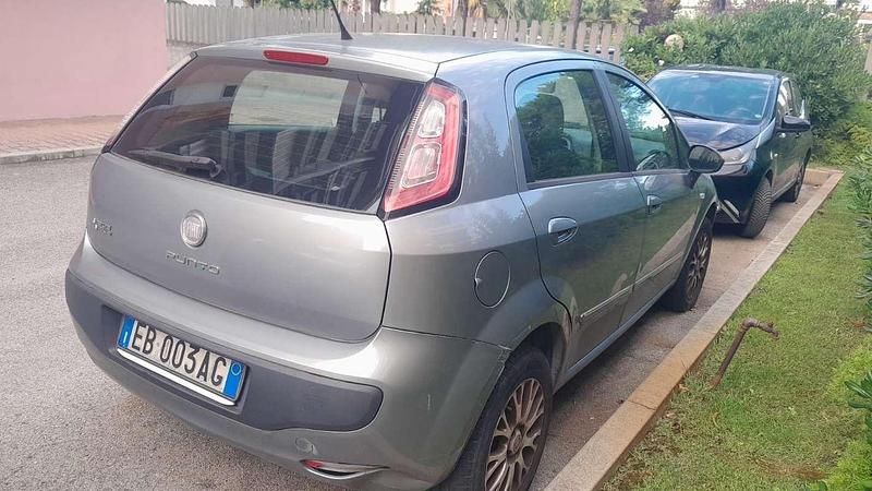 Usata Fiat Punto Evo Emotion 69 CV (50 kW) 2011 Utilitaria