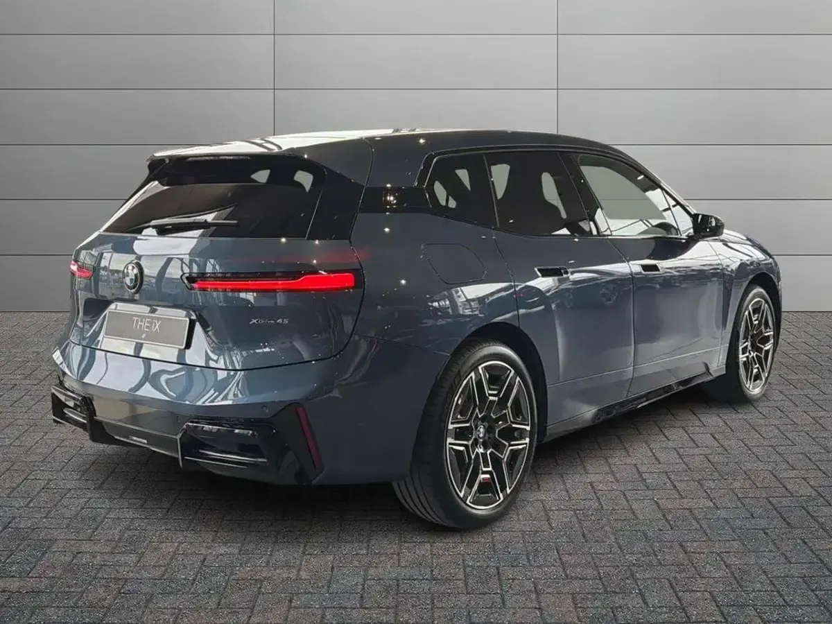Nouvelle BMW iX 300 kW (408 ch) 2025 Bleue SUV