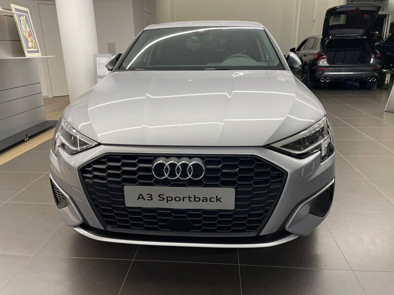 Usato 2023 Audi A3 Sportback 1.5 Benzin 150 CV (38.000 €)