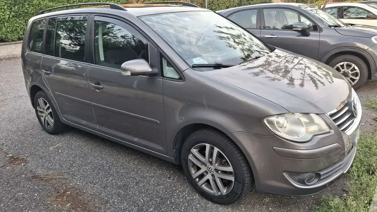 Usata VW Touran Trendline 102 CV (75 kW) 2007 Grigio Monovolume