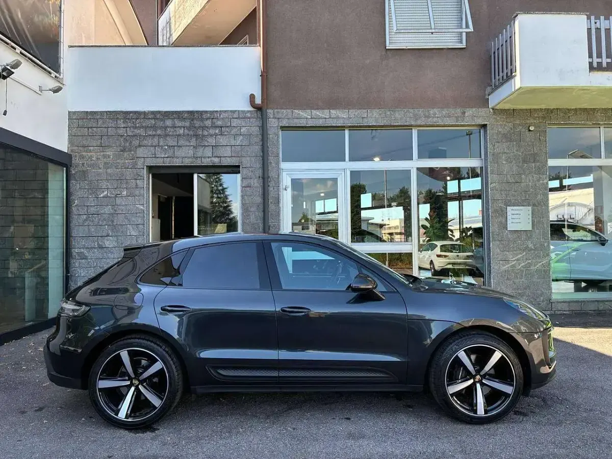 Usata Porsche Macan 265 CV (194 kW) 2023 Grigio SUV