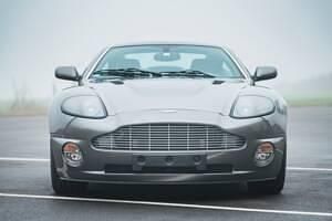 Usata Aston Martin Vanquish 460 CV (338 kW) 2003 Grigio Coupé