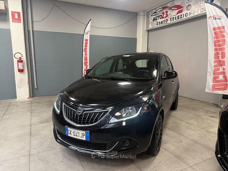 Usata Lancia Ypsilon 69 CV (50 kW) 2022 Nero Utilitaria