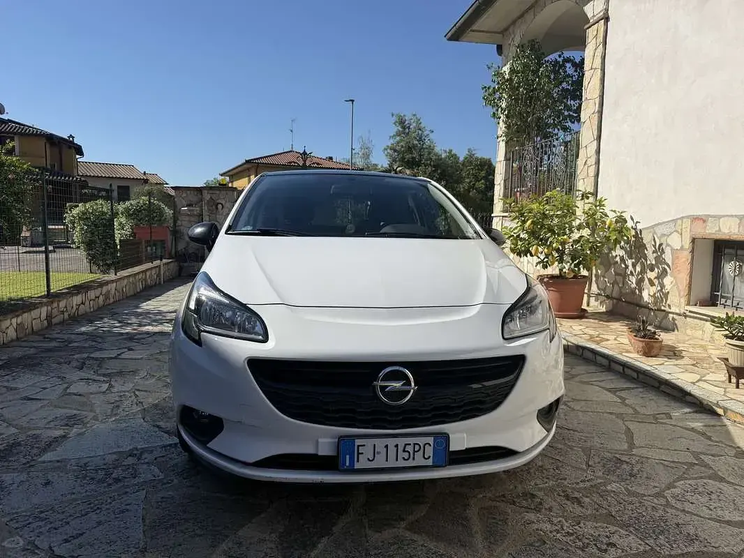 Usata Opel Corsa 90 CV (66 kW) 2017 Utilitaria