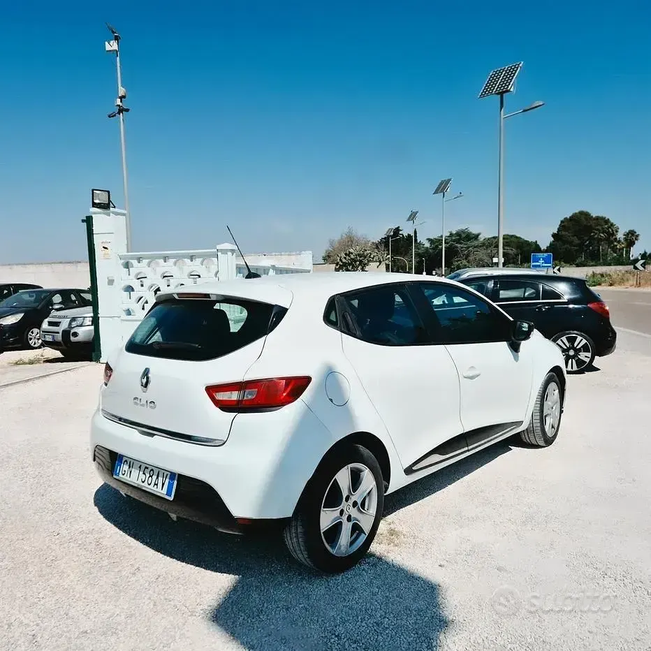 Usata Renault Clio IV 73 CV (53 kW) 2013 Bianco Berlina