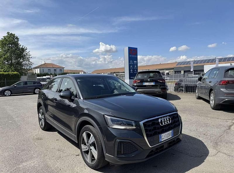 Gebraucht Audi Q2 Ambiente 116 PS (85 kW) 2022 Grau SUV