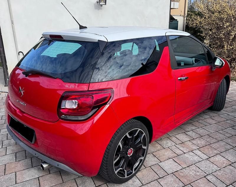 Usata Citroën DS3 Chic 95 CV (69 kW) 2011 Rosso Berlina