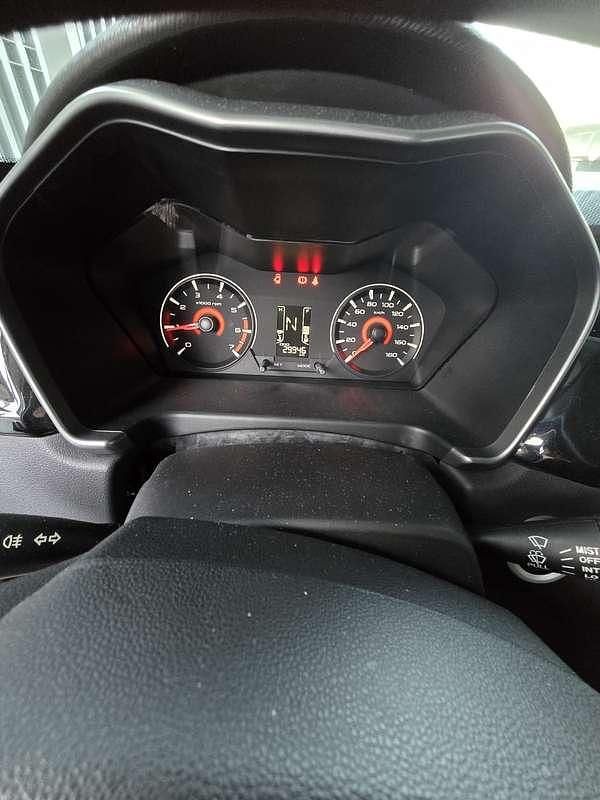 Usata Mahindra KUV100 87 CV (63 kW) 2020 SUV