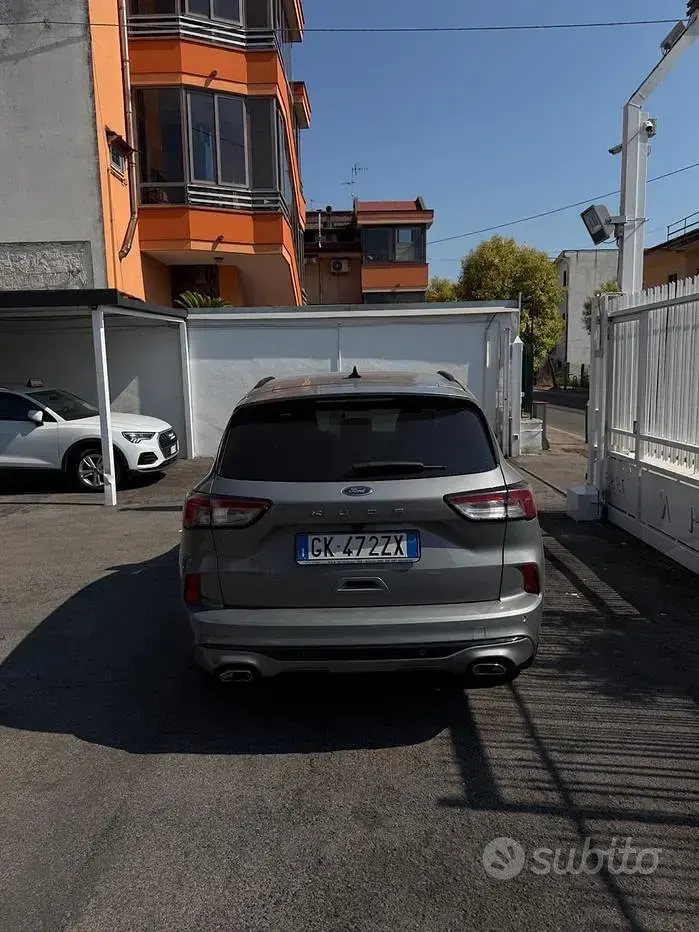Usata Ford Kuga ST-Line 120 CV (88 kW) 2022 Grigio SUV