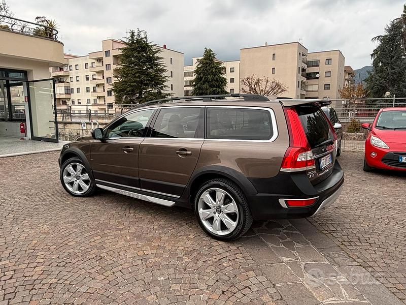 Usata Volvo XC70 181 CV (133 kW) 2016 Marrone Station wagon