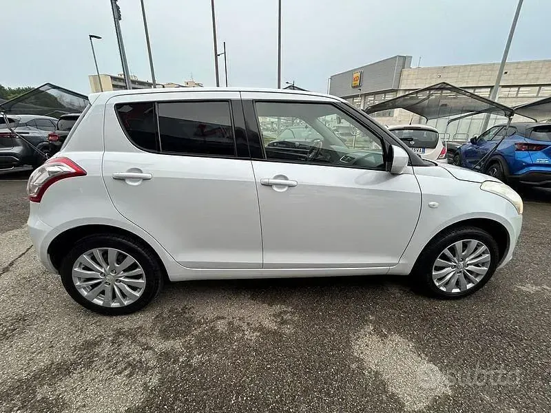 Usata Suzuki Swift GL 94 CV (69 kW) 2012 Bianco Utilitaria