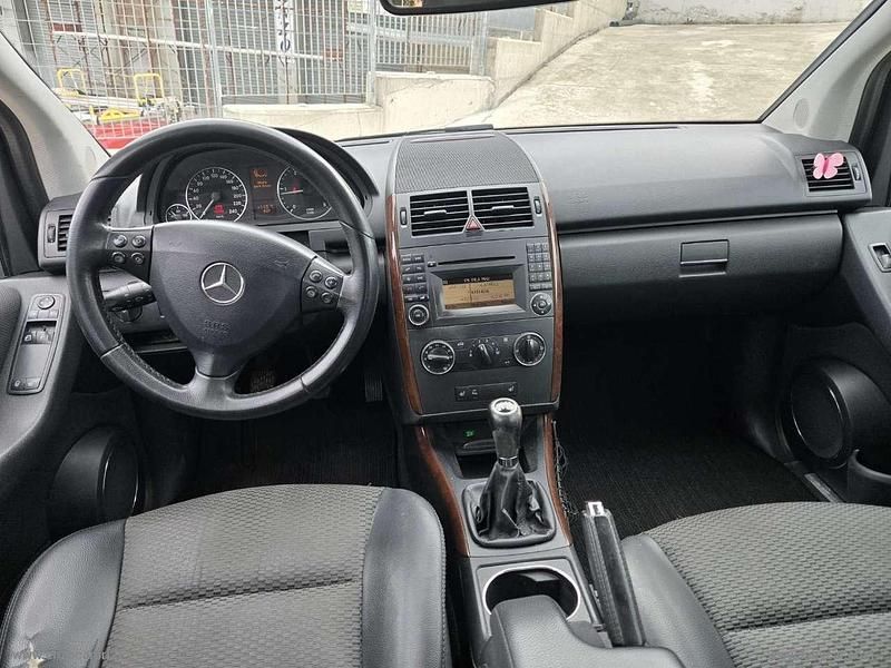 Usata Mercedes A150 Avantgarde 109 CV (80 kW) 2010 Argento Berlina