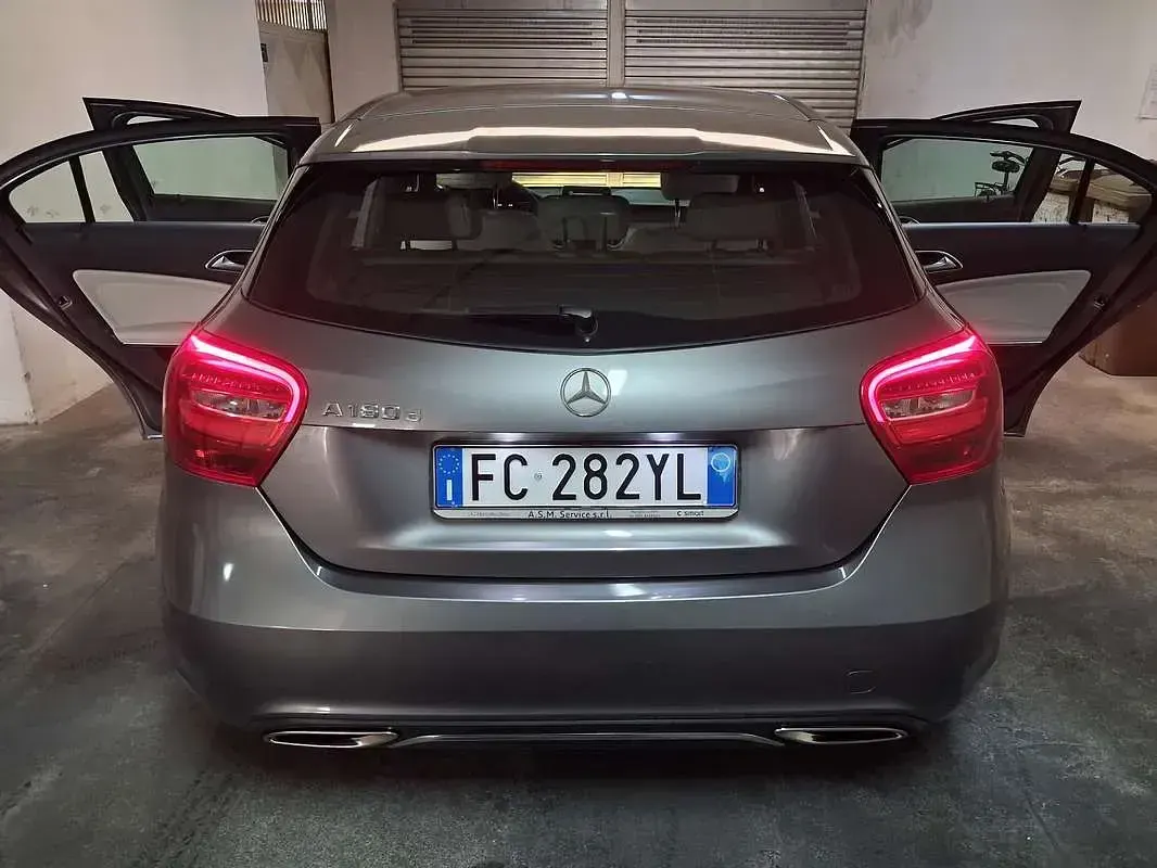 Usata Mercedes A180 Premium 109 CV (80 kW) 2016 Berlina
