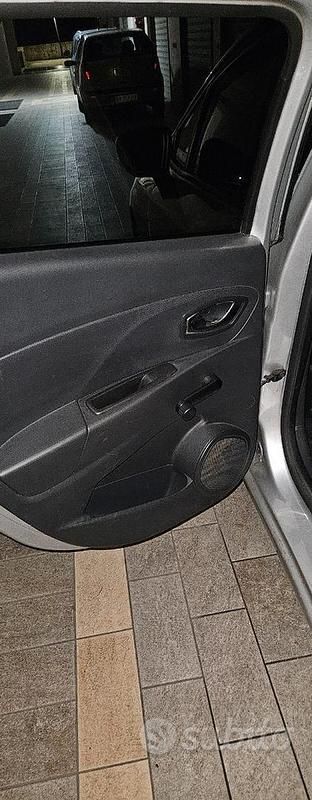 Usata Renault Clio GrandTour 75 CV (55 kW) 2015 Grigio Station wagon