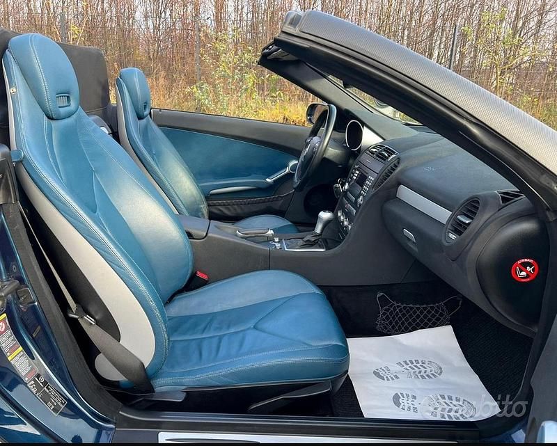 Usata Mercedes SLK200 163 CV (119 kW) 2004 Blu Cabrio