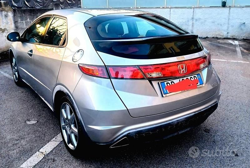 Usata Honda Civic 140 CV (102 kW) 2006 Grigio Berlina