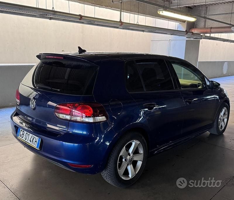 Usata VW Golf VI Comfortline 105 CV (77 kW) 2011 Blu Utilitaria