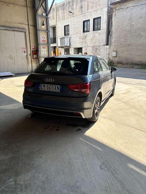 Usata Audi A1 Ambition 105 CV (77 kW) 2012 Grigio Utilitaria